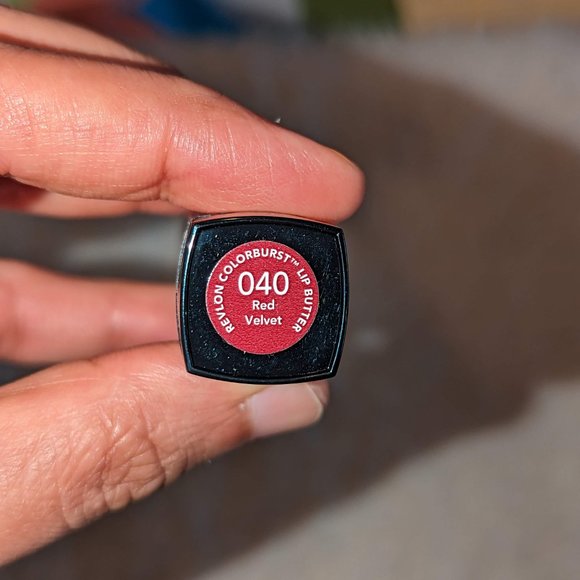 Red Velvet 040 REVLON Colorburst Lip Butter - Picture 9 of 9
